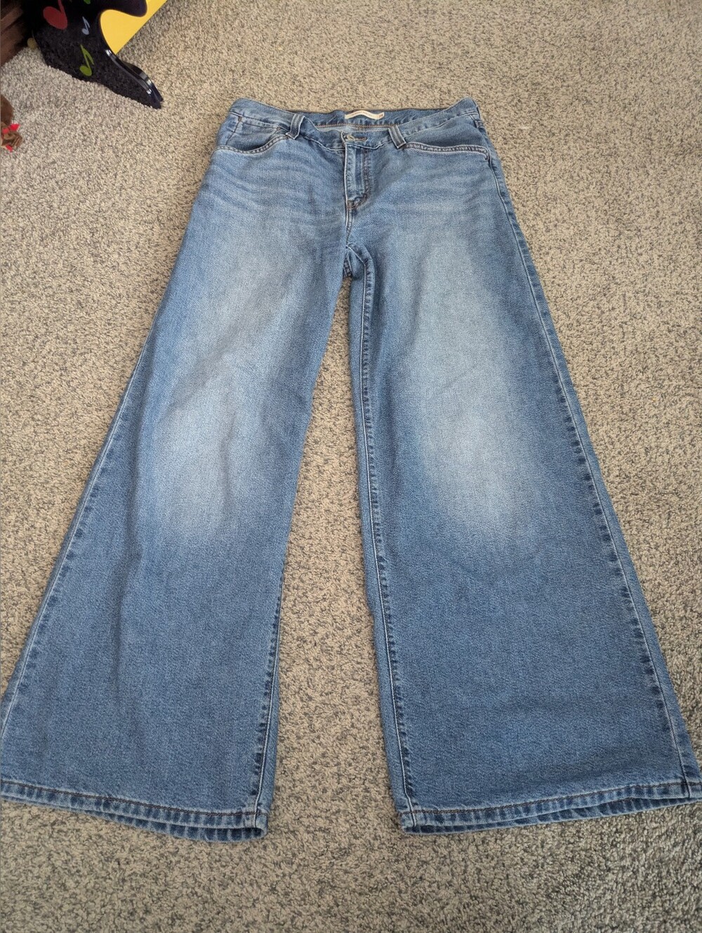 Levi's 94 Baggy Wide Leg Jean - Picture 3 of 9